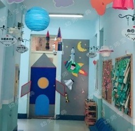走廊 | 师幼家长通力合作的宇宙航天主题环创，孩子们都爱疯啦