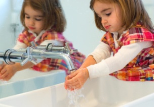 常规巧培养（三） | 洗手、擦手常见问题解决（附儿歌、游戏）