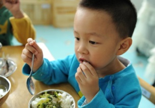 师幼互动 | 如何培养小班幼儿吃饭的常规？