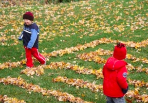 树叶游戏 | 听说机智的幼师，在孩子玩树叶时会问这些问题…