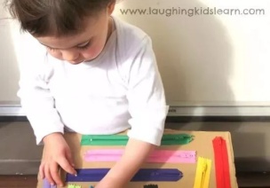 自制玩教具 | 发展小班幼儿精细动作、专注力的好选择！